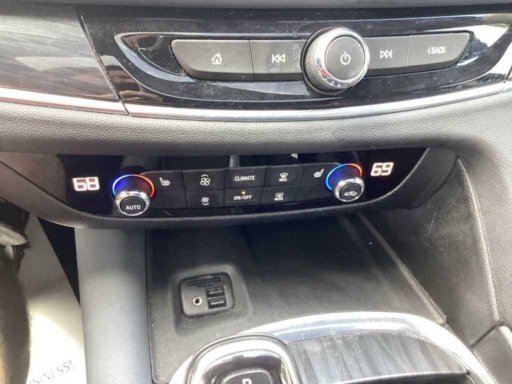 Used 2020 Buick Enclave Essence w/ Sound and Sites Package AWD/4WD image 30