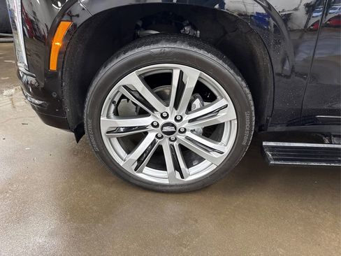 Used 2025 Cadillac Escalade Sport w/ Touring Package image 12