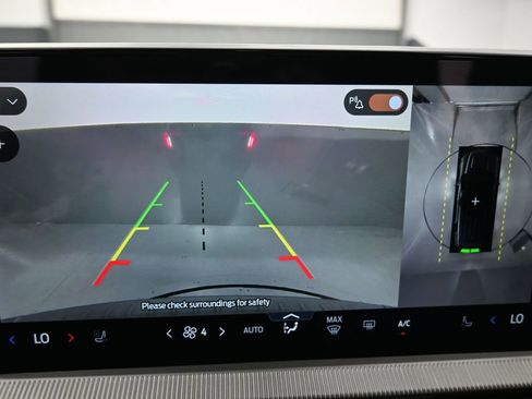 Used 2025 Ford Explorer ST-Line w/ ST-Line Street Pack image 11