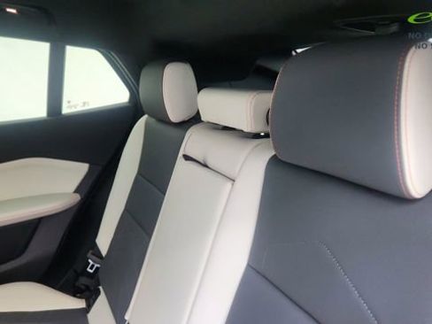 Used 2025 BMW X2 xDrive28i w/ Premium Package AWD/4WD image 31