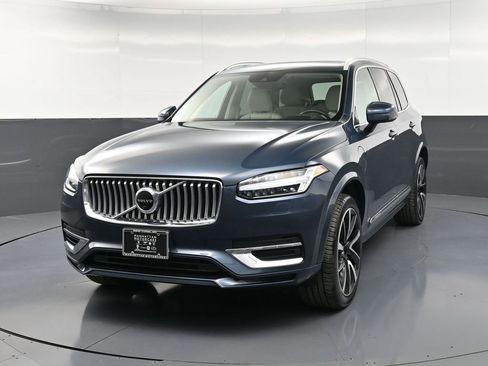 Used 2022 Volvo XC90 T8 Inscription Expression w/ Advanced Package AWD/4WD image 6