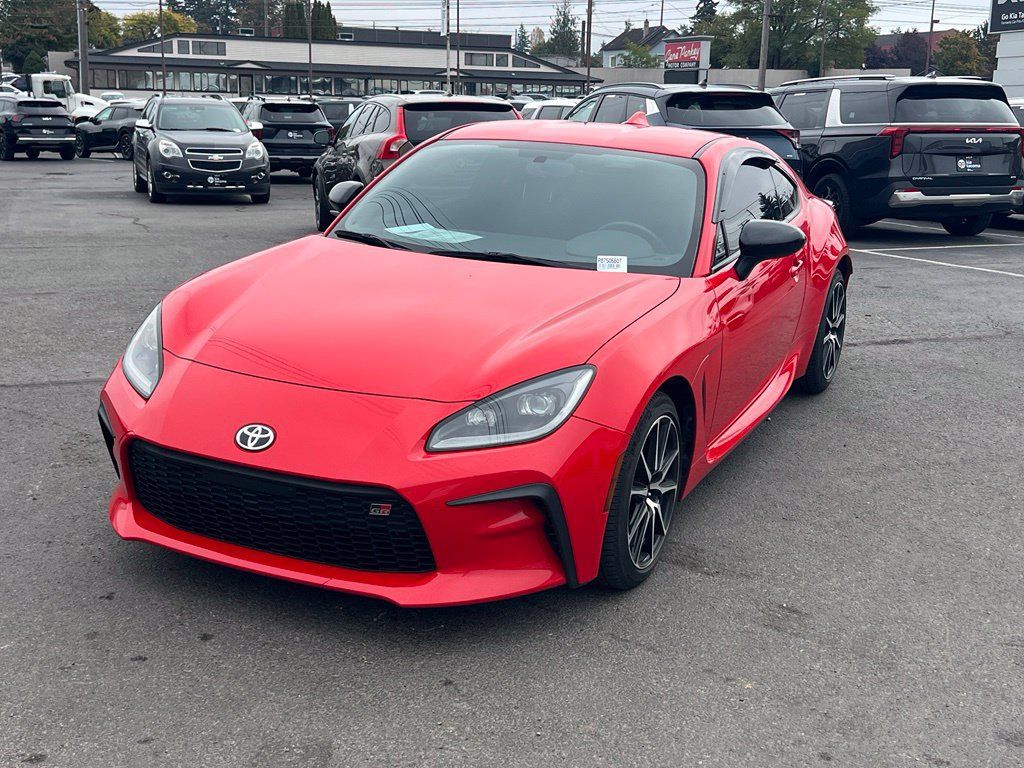 Used 2023 Toyota GR86 w/ ALL Weather Mat Package (TMS) RWD image 3