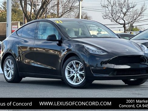 Used 2021 Tesla Model Y Long Range image 1