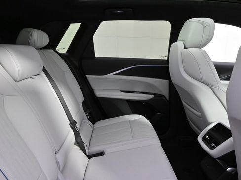 New 2025 Cadillac Lyriq Luxury image 17