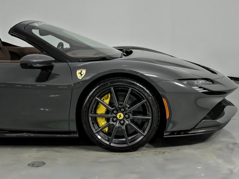Used 2024 Ferrari SF90 Spider image 14
