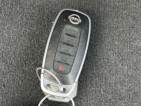 Used 2025 Nissan Pathfinder SV FWD image 28