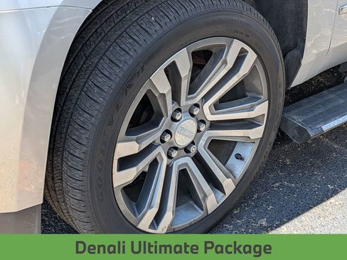 Used 2018 GMC Yukon XL Denali w/ Denali Ultimate Package AWD/4WD image 9