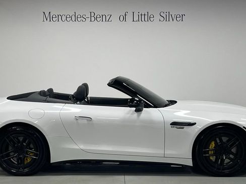 Used 2022 Mercedes-Benz SL 55 AMG 4MATIC image 11