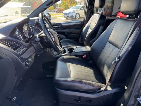 Used 2019 Dodge Grand Caravan GT image 16