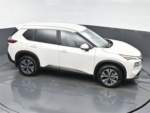 Used 2023 Nissan Rogue SV image 36
