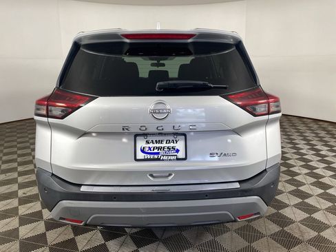Used 2022 Nissan Rogue SV AWD/4WD image 6