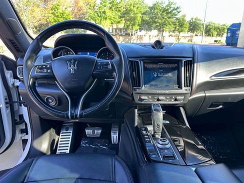 Used 2019 Maserati Levante GranSport AWD/4WD image 12
