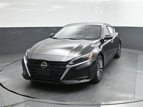 Used 2023 Nissan Altima 2.5 SV w/ SV Premium Package image 30