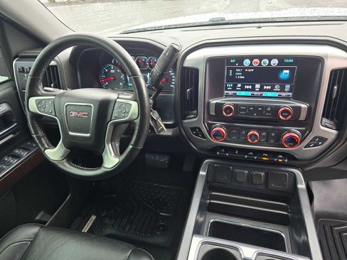 Used 2018 GMC Sierra 1500 SLT w/ Enhanced Driver Alert Package image 10