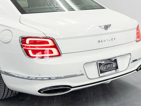 Used 2026 Bentley Flying Spur Plug-In Hybrid image 24
