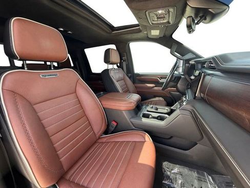 Used 2024 GMC Sierra 2500 Denali Ultimate AWD/4WD image 16