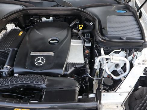 Used 2019 Mercedes-Benz GLC 300 4MATIC w/ Premium Package image 42