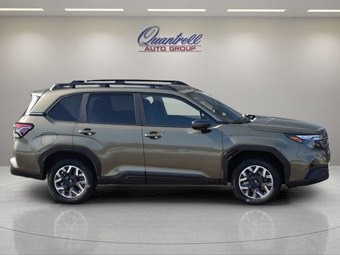 Used 2026 Subaru Forester Premium AWD/4WD image 3