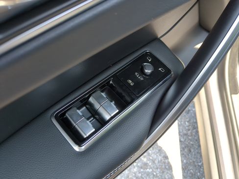 New 2026 Jaguar F-PACE R-Dynamic S image 18