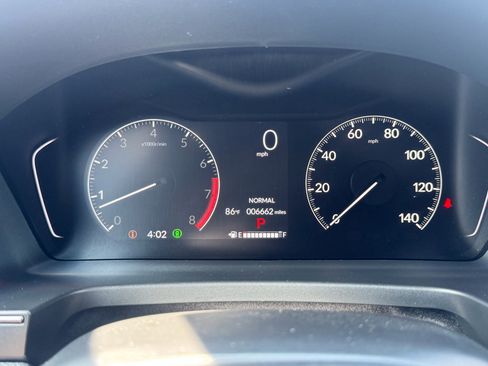 Used 2025 Honda Pilot TrailSport image 15