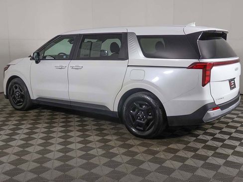 Used 2025 Kia Carnival FWD image 14