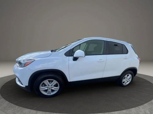 Used 2020 Chevrolet Trax LS w/ Tint and Cruise Package AWD/4WD image 8