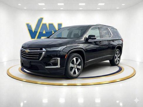 Used 2022 Chevrolet Traverse LT w/ LT Premium Package image 1