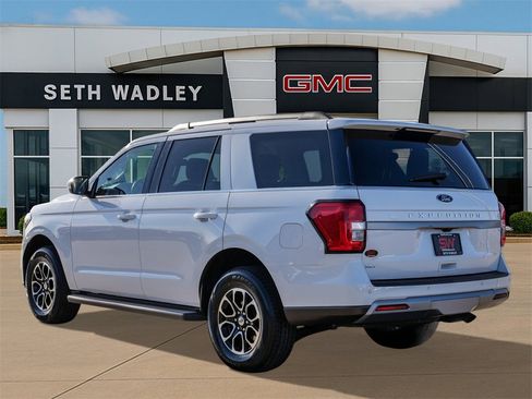 Used 2024 Ford Expedition XLT image 5