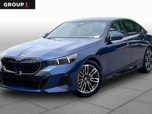 New 2026 BMW 530i w/ M Sport Package RWD image 1