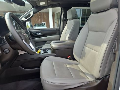 Used 2023 GMC Yukon SLT w/ SLT Premium Package AWD/4WD image 15