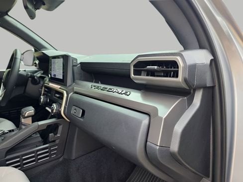 Used 2024 Toyota Tacoma SR5 AWD/4WD image 9
