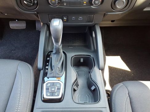New 2026 Nissan Frontier SV w/ Tow Package AWD/4WD image 23