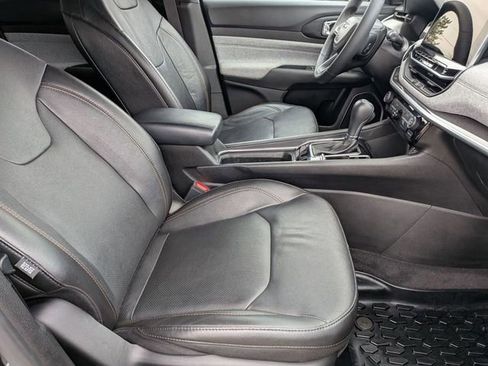 Used 2023 Jeep Compass Latitude image 30