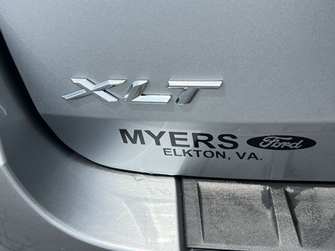 Used 2023 Ford Explorer XLT w/ Equipment Group 202A AWD/4WD image 13