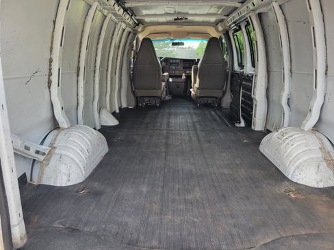 Used 2020 Chevrolet Express 2500 Extended w/ Communications Package RWD image 16