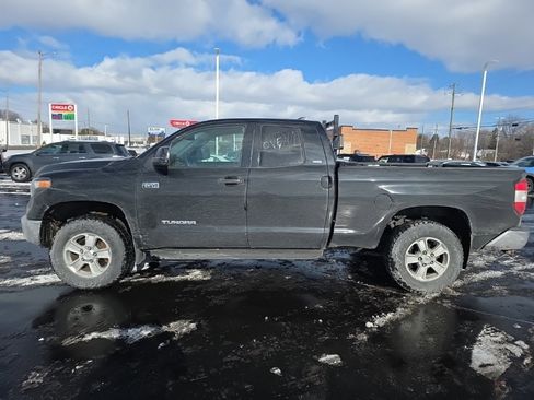 Used 2020 Toyota Tundra SR5 image 9