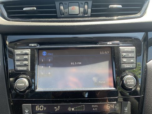 Used 2017 Nissan Rogue Sport SV w/ SV Premium Package image 23