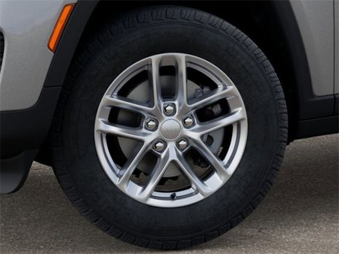 New 2025 Jeep Grand Cherokee Laredo X w/ Luxury Tech Group I image 8