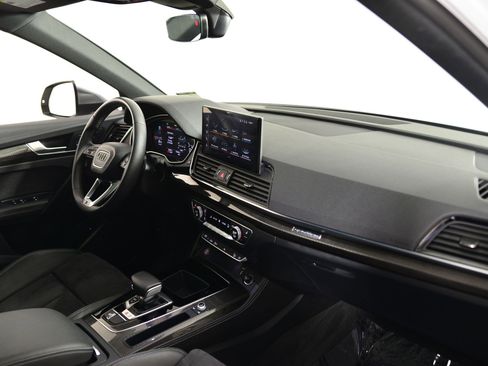 Used 2022 Audi SQ5 Premium Plus w/ Premium Plus Package image 23