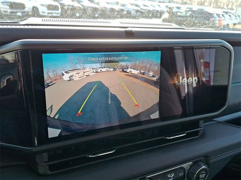 Used 2025 Jeep Wrangler Unlimited Rubicon 4xe w/ Safety Group image 15