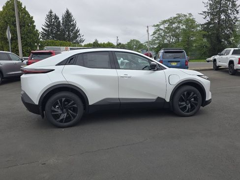 New 2026 Toyota C-HR AWD/4WD image 7