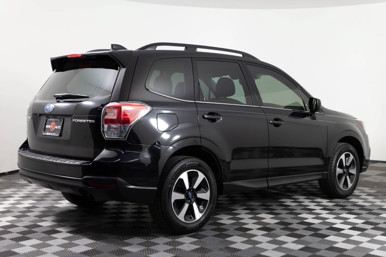 Used 2018 Subaru Forester 2.5i Limited AWD/4WD image 7