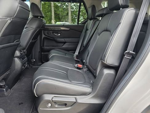 Used 2024 Honda Pilot Elite image 18