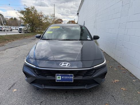 Used 2025 Hyundai Elantra Sport image 15