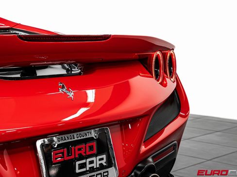 Used 2022 Ferrari F8 Tributo image 26