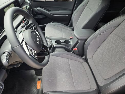 New 2026 Kia Seltos S FWD image 10