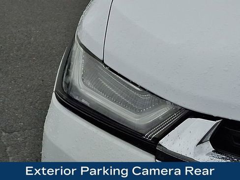 Used 2022 Chevrolet Traverse LS image 13