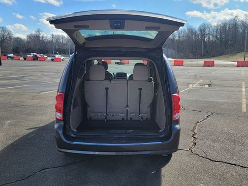 Used 2015 Dodge Grand Caravan SXT FWD image 12