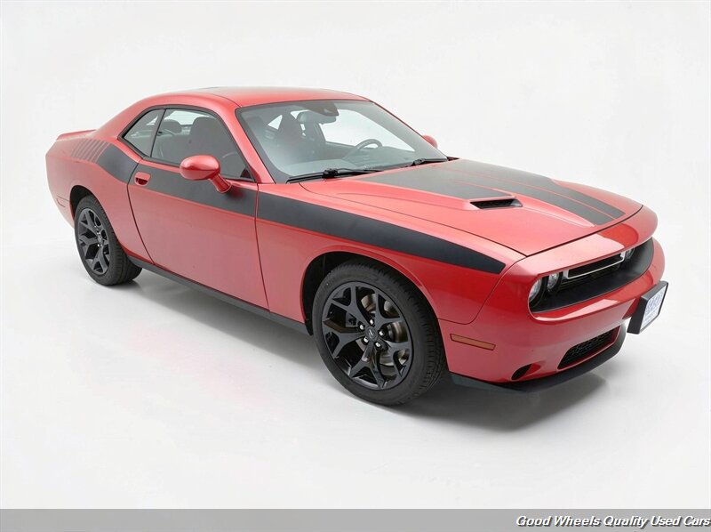 Used 2018 Dodge Challenger SXT Plus RWD image 3