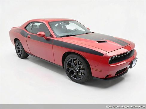 Used 2018 Dodge Challenger SXT Plus RWD image 3